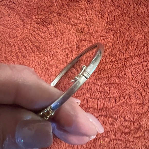 Elegant Citrine & Silver Bracelet. Hinged closure. Great for November birthdays - Picture 3 of 3